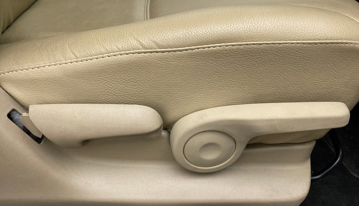 2020 Maruti Ciaz DELTA 1.5 SHVS MT PETROL, Petrol, Manual, 24,385 km, Driver Side Adjustment Panel