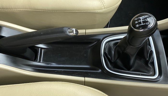 2020 Maruti Ciaz DELTA 1.5 SHVS MT PETROL, Petrol, Manual, 24,385 km, Gear Lever