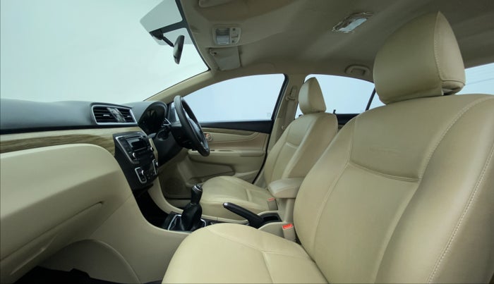2020 Maruti Ciaz DELTA 1.5 SHVS MT PETROL, Petrol, Manual, 24,385 km, Right Side Front Door Cabin