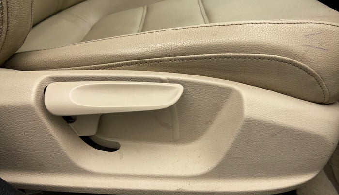 2012 Volkswagen Jetta COMFORTLINE TDI, Diesel, Manual, 95,395 km, Driver Side Adjustment Panel