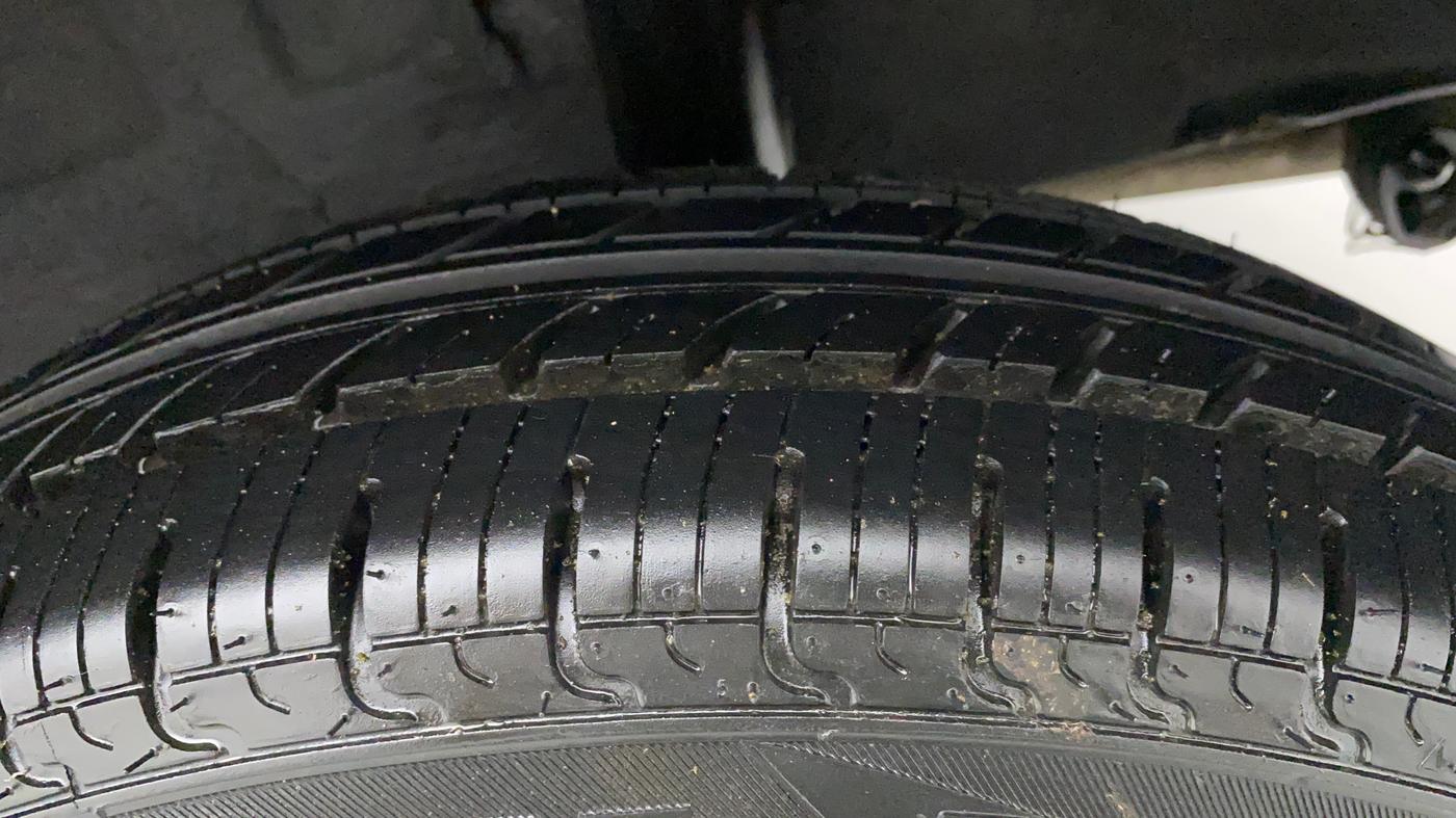 2018 Renault Kwid RXL, Petrol, Manual, 45,431 km, Left Rear Tyre Tread