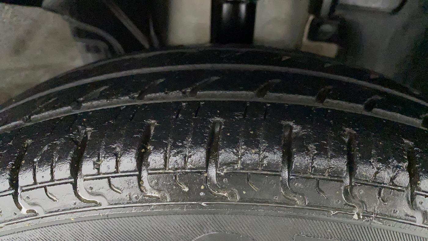2018 Renault Kwid RXL, Petrol, Manual, 45,431 km, Right Front Tyre Tread