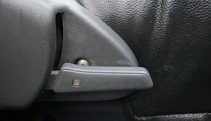 2017 Maruti Alto 800 LXI, Petrol, Manual, 33,201 km, Driver Side Adjustment Panel