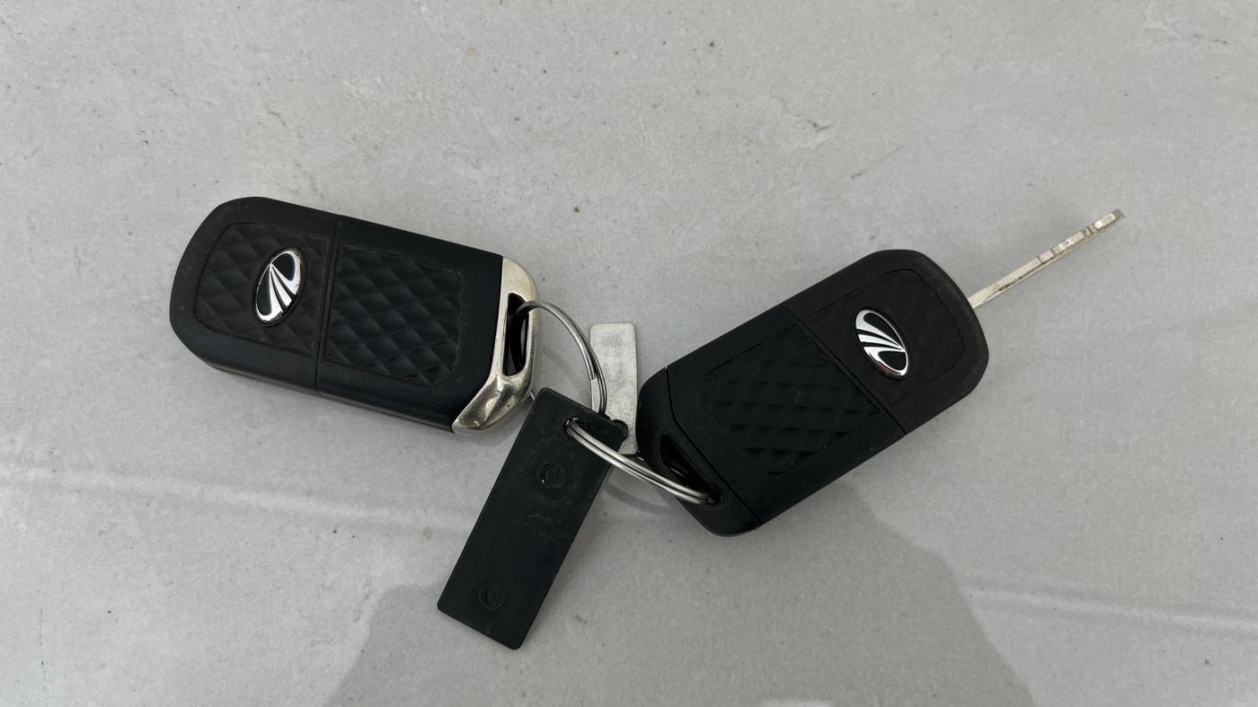 2018 Mahindra MARAZZO M8 7 STR, Diesel, Manual, 88,846 km, Key Close Up