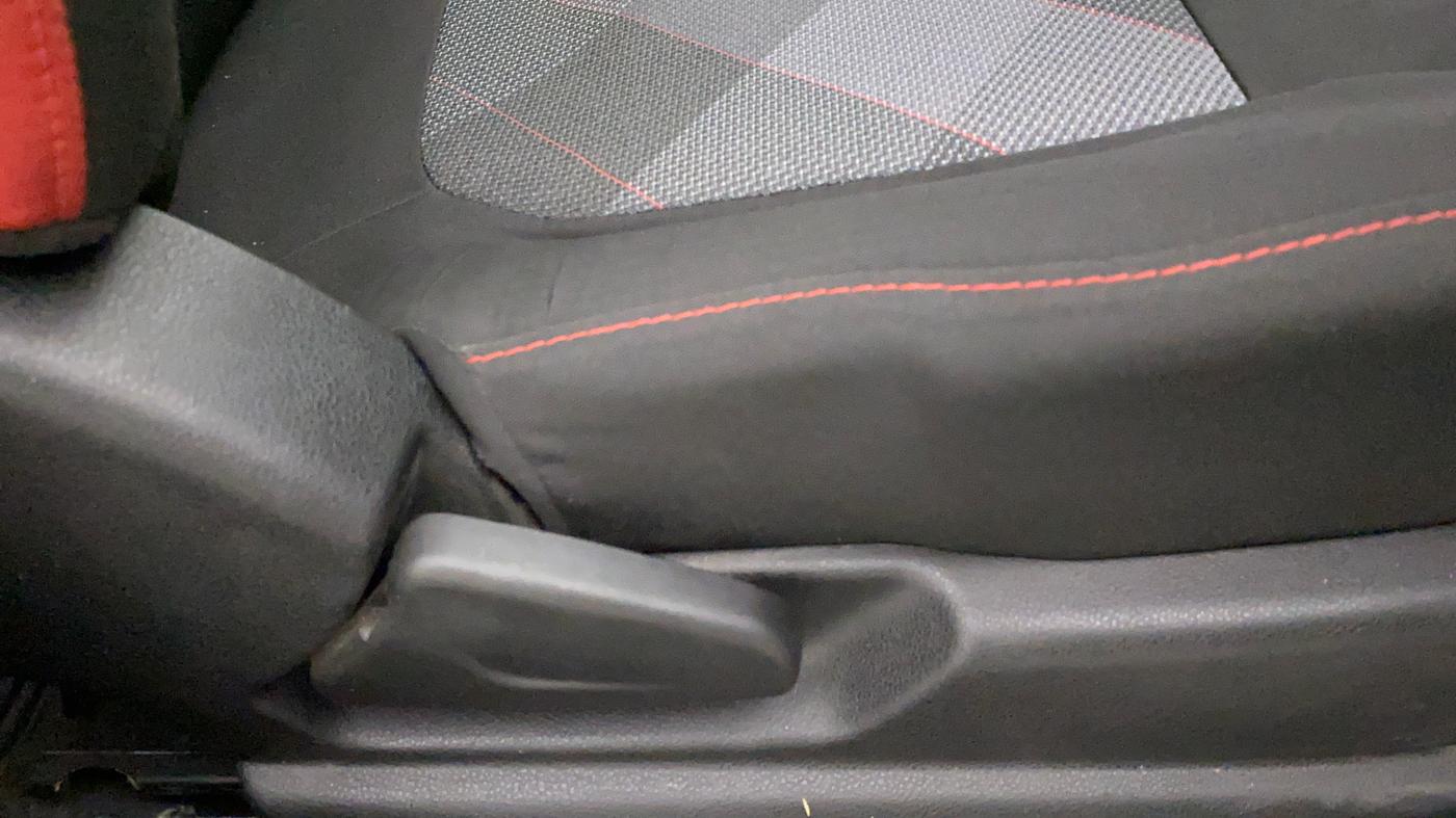 2020 Renault Kwid RXT 1.0 AMT (O), Petrol, Automatic, 31,238 km, Driver Side Adjustment Panel
