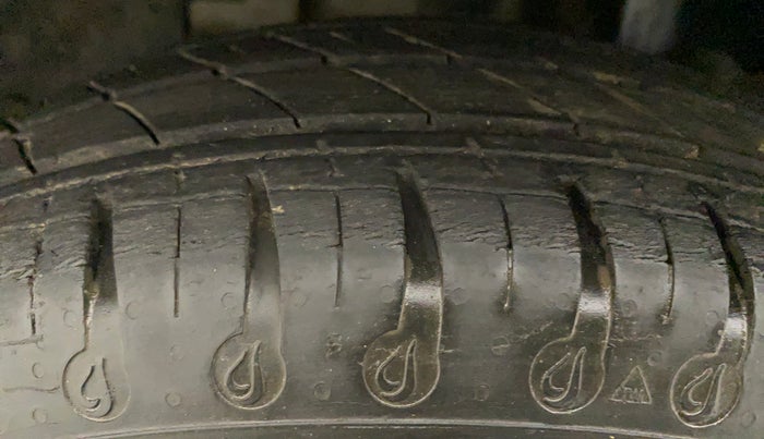 2020 Renault Kwid RXT 1.0 AMT (O), Petrol, Automatic, 31,238 km, Left Rear Tyre Tread