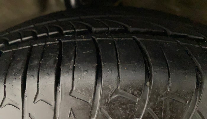 2020 Maruti Celerio VXI CNG, CNG, Manual, 72,995 km, Left Front Tyre Tread
