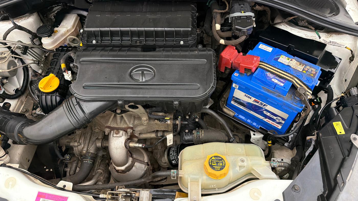 2022 Tata Tiago XZ PLUS CNG, CNG, Manual, 31,190 km, Engine View - Left