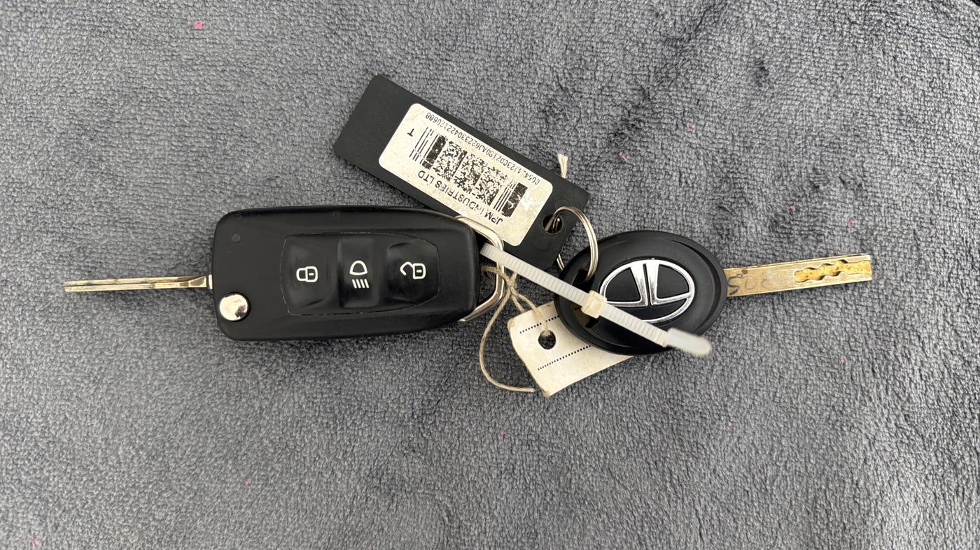 2022 Tata Tiago XZ PLUS CNG, CNG, Manual, 31,190 km, Key Close Up