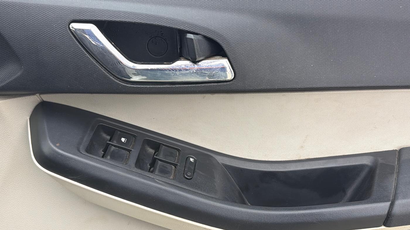 2022 Tata Tiago XZ PLUS CNG, CNG, Manual, 31,190 km, Driver Side Door Panels Control
