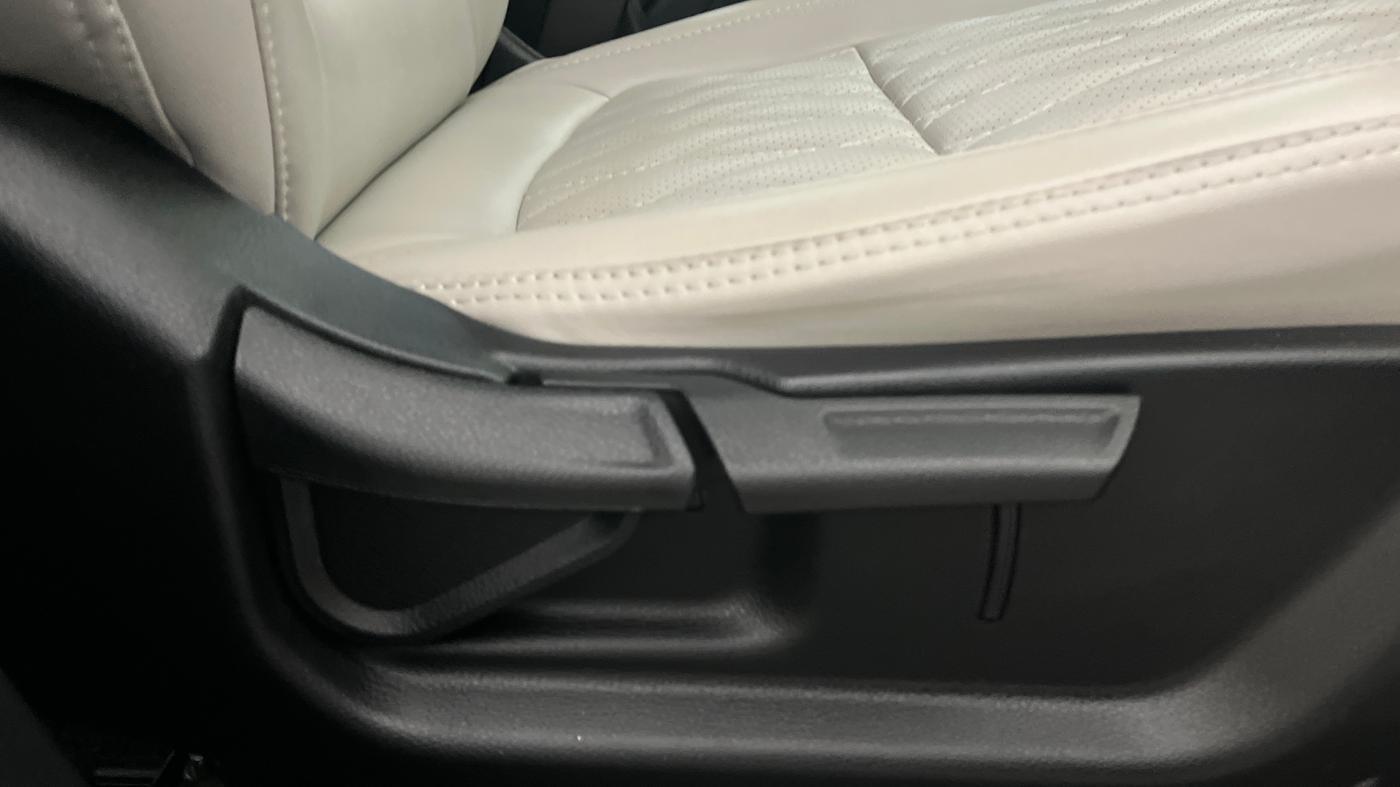 2022 KIA SELTOS HTK PLUS 1.5 IMT, Petrol, Manual, 49,801 km, Driver Side Adjustment Panel