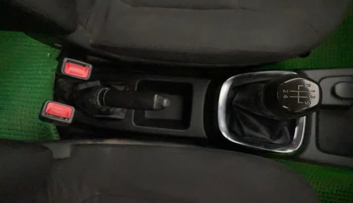 2017 Renault Kwid RXT 0.8, Petrol, Manual, 59,746 km, Gear Lever