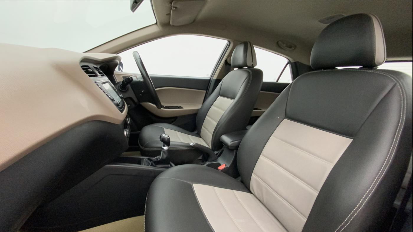 2017 Hyundai Elite i20 ASTA 1.2 (O), Petrol, Manual, 87,424 km, Right Side Front Door Cabin