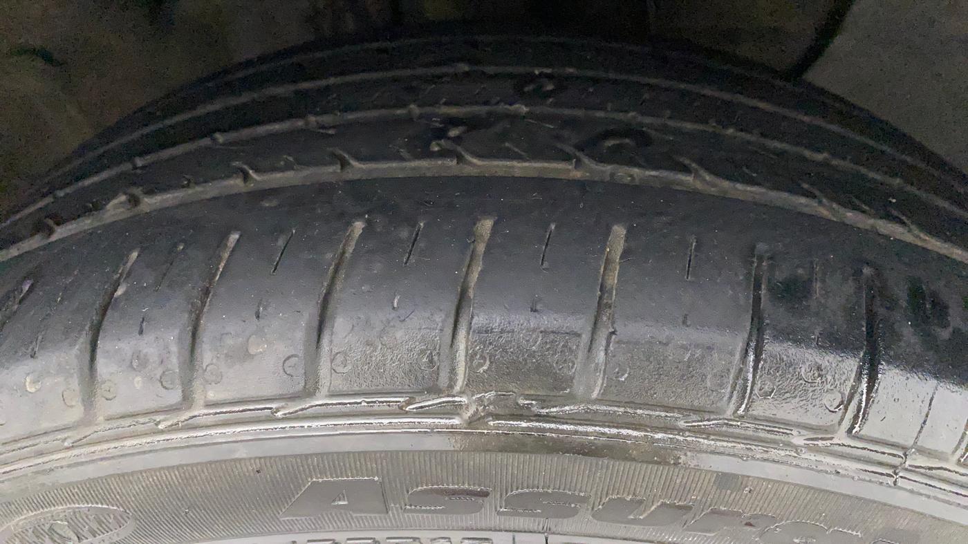 2017 Hyundai Elite i20 ASTA 1.2 (O), Petrol, Manual, 87,424 km, Right Front Tyre Tread