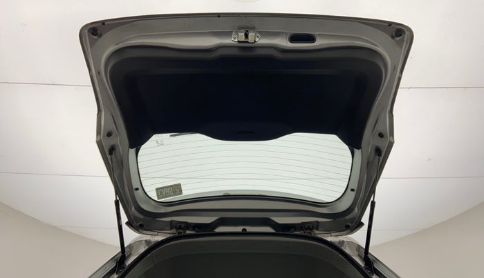 2016 Maruti Vitara Brezza ZDI, Diesel, Manual, 1,01,092 km, Boot Door Open