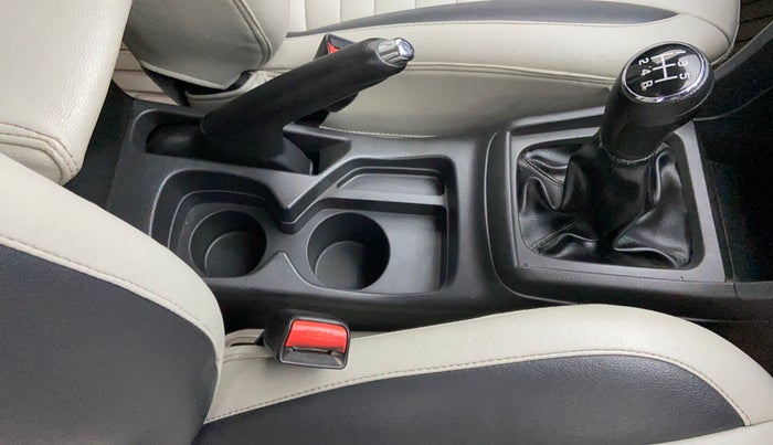 2016 Maruti Vitara Brezza ZDI, Diesel, Manual, 1,01,092 km, Gear Lever