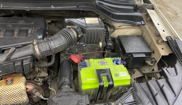 2021 Mahindra XUV300 W6 1.2 PETROL AMT, Petrol, Automatic, 78,372 km, Engine View - Left