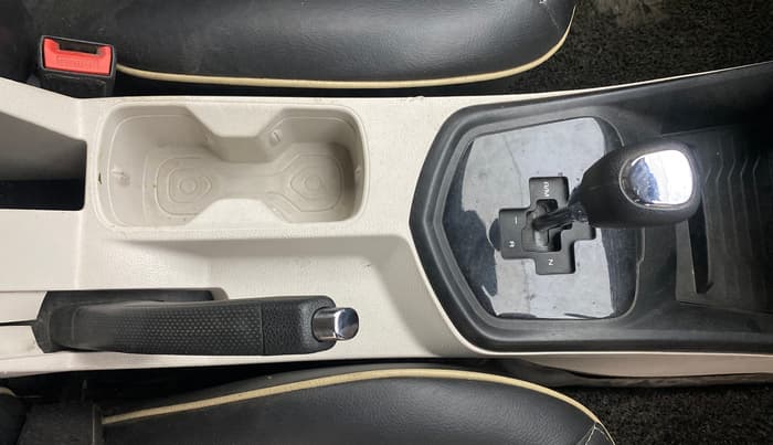 2021 Mahindra XUV300 W6 1.2 PETROL AMT, Petrol, Automatic, 78,372 km, Gear Lever