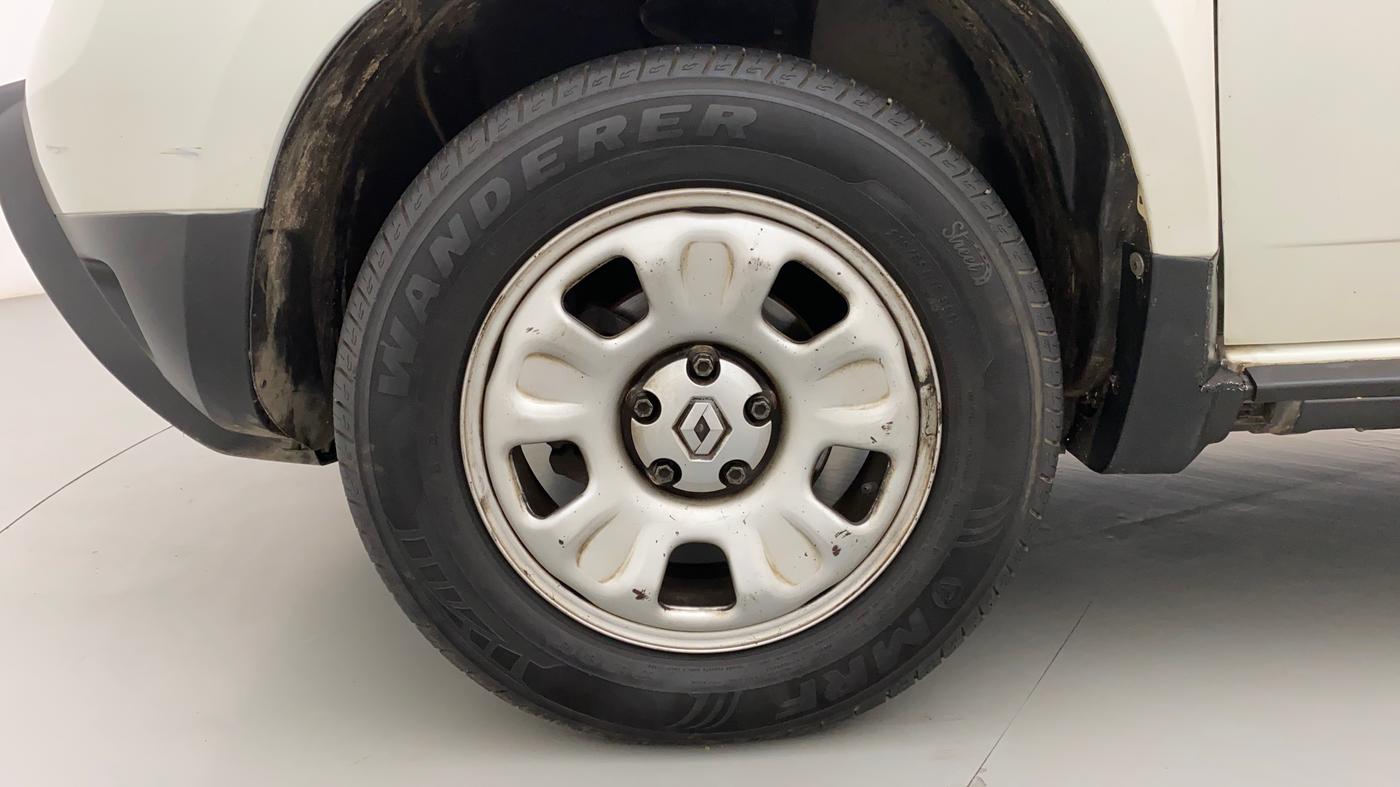 2014 Renault Duster 85 PS RXE DIESEL ADVENTURE, Diesel, Manual, 91,293 km, Left Front Wheel