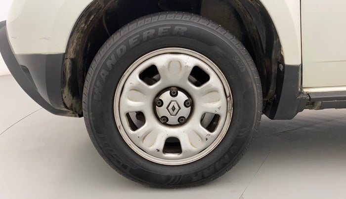2014 Renault Duster 85 PS RXE DIESEL ADVENTURE, Diesel, Manual, 91,293 km, Left Front Wheel