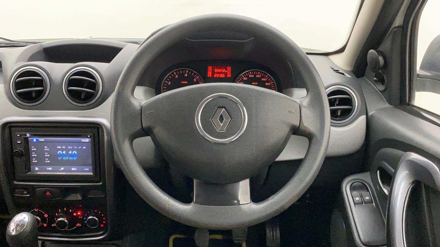 2014 Renault Duster 85 PS RXE DIESEL ADVENTURE, Diesel, Manual, 91,293 km, Steering Wheel Close Up