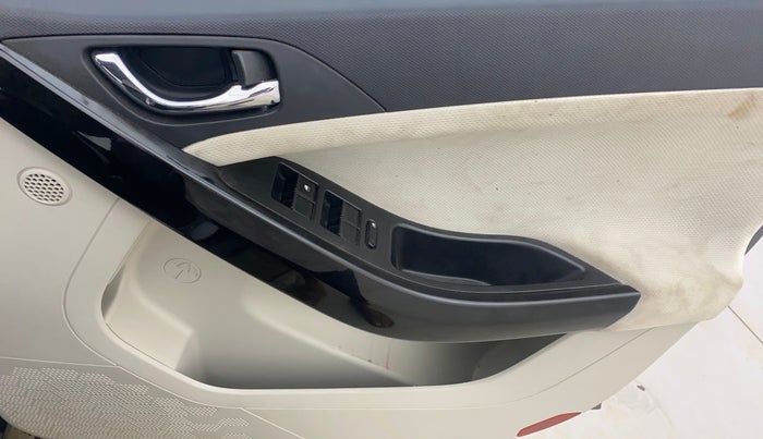 2022 Tata NEXON XZ PLUS PETROL SUNROOF, Petrol, Manual, 45,267 km, Driver Side Door Panels Control