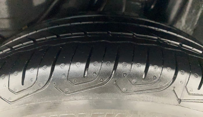 2016 Honda Amaze 1.2L I-VTEC VX AT, Petrol, Automatic, 41,387 km, Left Rear Tyre Tread