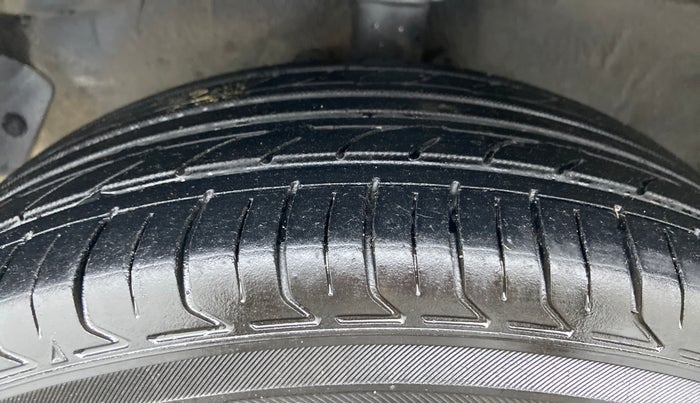 2010 Hyundai i20 MAGNA (O) 1.2, Petrol, Manual, 61,302 km, Left Front Tyre Tread