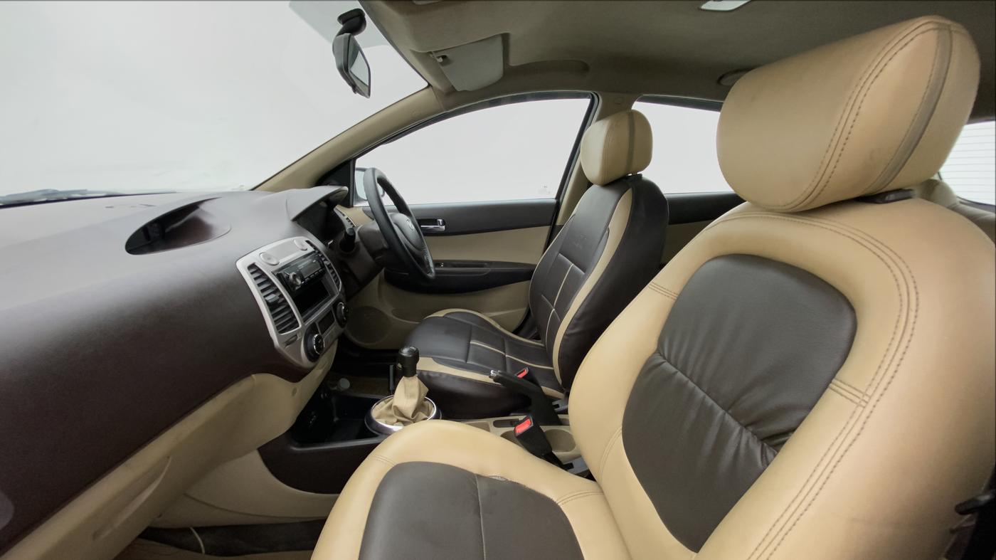 2010 Hyundai i20 MAGNA (O) 1.2, Petrol, Manual, 61,302 km, Right Side Front Door Cabin
