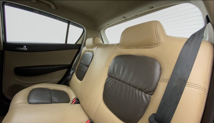 2010 Hyundai i20 MAGNA (O) 1.2, Petrol, Manual, 61,302 km, Right Side Rear Door Cabin