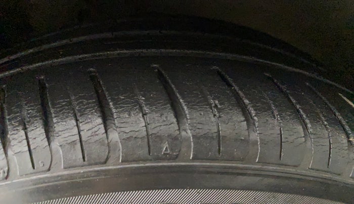 2020 Hyundai New Elantra 1.5 SX (O) AT DIESEL, Diesel, Automatic, 47,604 km, Left Rear Tyre Tread