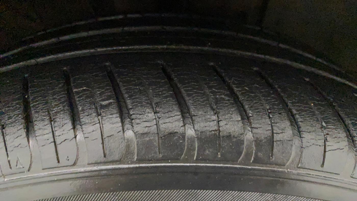 2020 Hyundai New Elantra 1.5 SX (O) AT DIESEL, Diesel, Automatic, 47,614 km, Right Front Tyre Tread