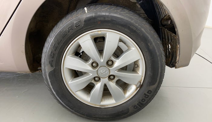 2014 Hyundai i20 SPORTZ 1.2, Petrol, Manual, 30,833 km, Left Rear Wheel