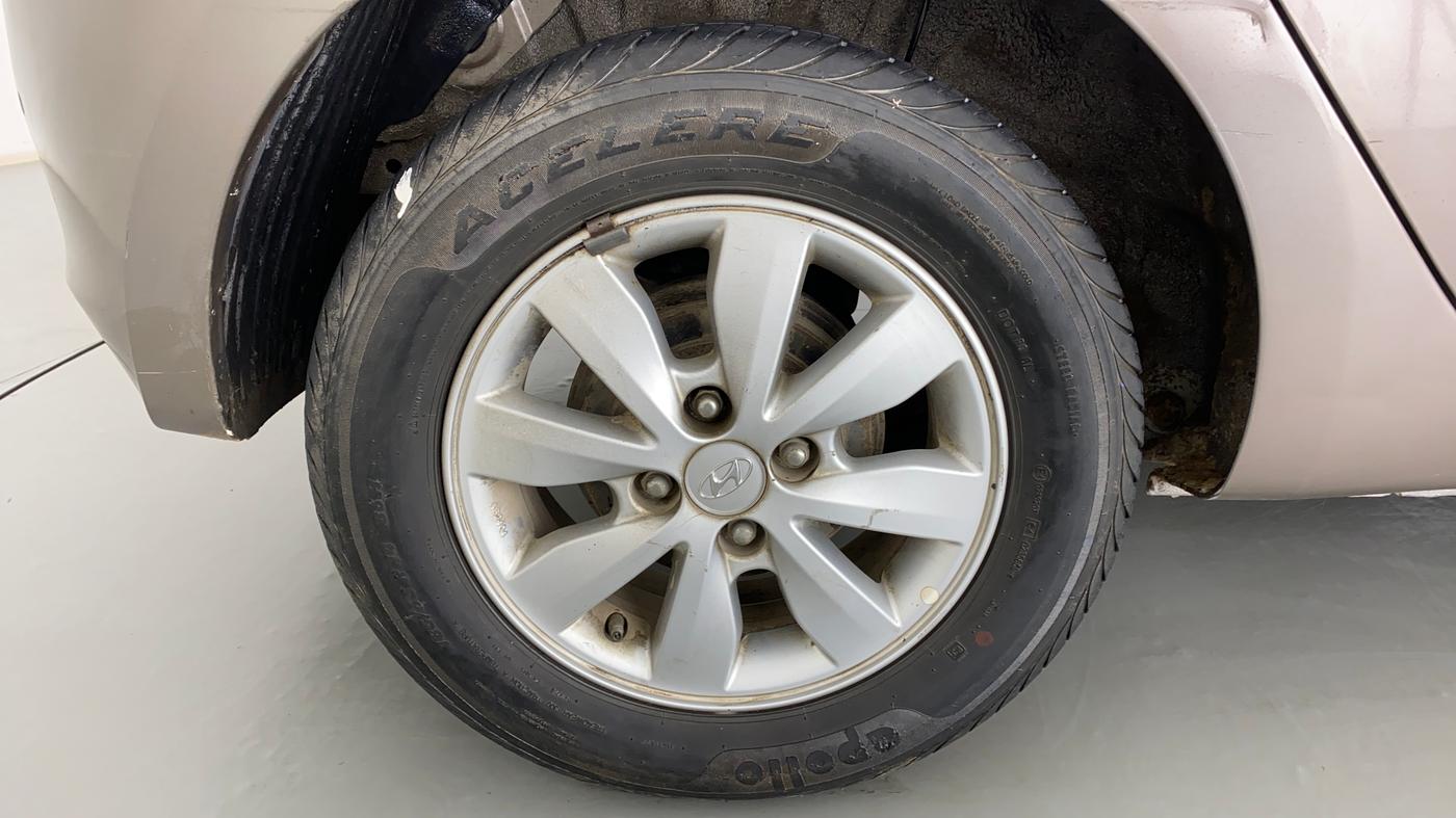 2014 Hyundai i20 SPORTZ 1.2, Petrol, Manual, 30,833 km, Right Rear Wheel