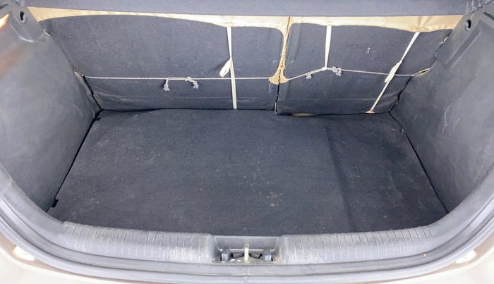 2014 Hyundai i20 SPORTZ 1.2, Petrol, Manual, 30,833 km, Boot Inside