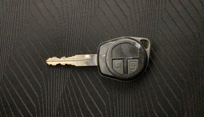 2013 Maruti Swift VXI, Petrol, Manual, 79,274 km, Key Close Up