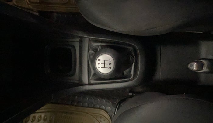 2013 Maruti Swift VXI, Petrol, Manual, 79,274 km, Gear Lever