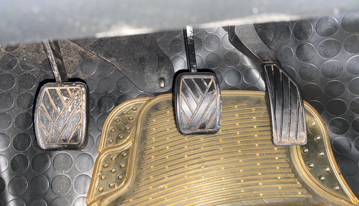 2013 Maruti Swift VXI, Petrol, Manual, 79,274 km, Pedals