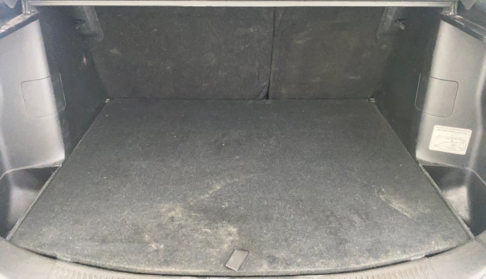 2016 Maruti S Cross ZETA 1.3, Diesel, Manual, 1,11,047 km, Boot Inside