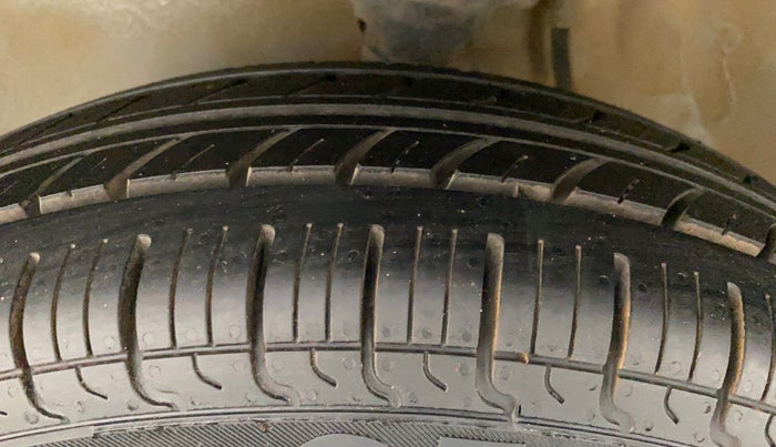 2017 Maruti Alto 800 VXI, Petrol, Manual, 15,804 km, Left Front Tyre Tread