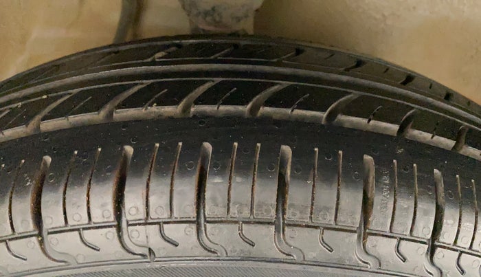 2017 Maruti Alto 800 VXI, Petrol, Manual, 15,804 km, Right Front Tyre Tread