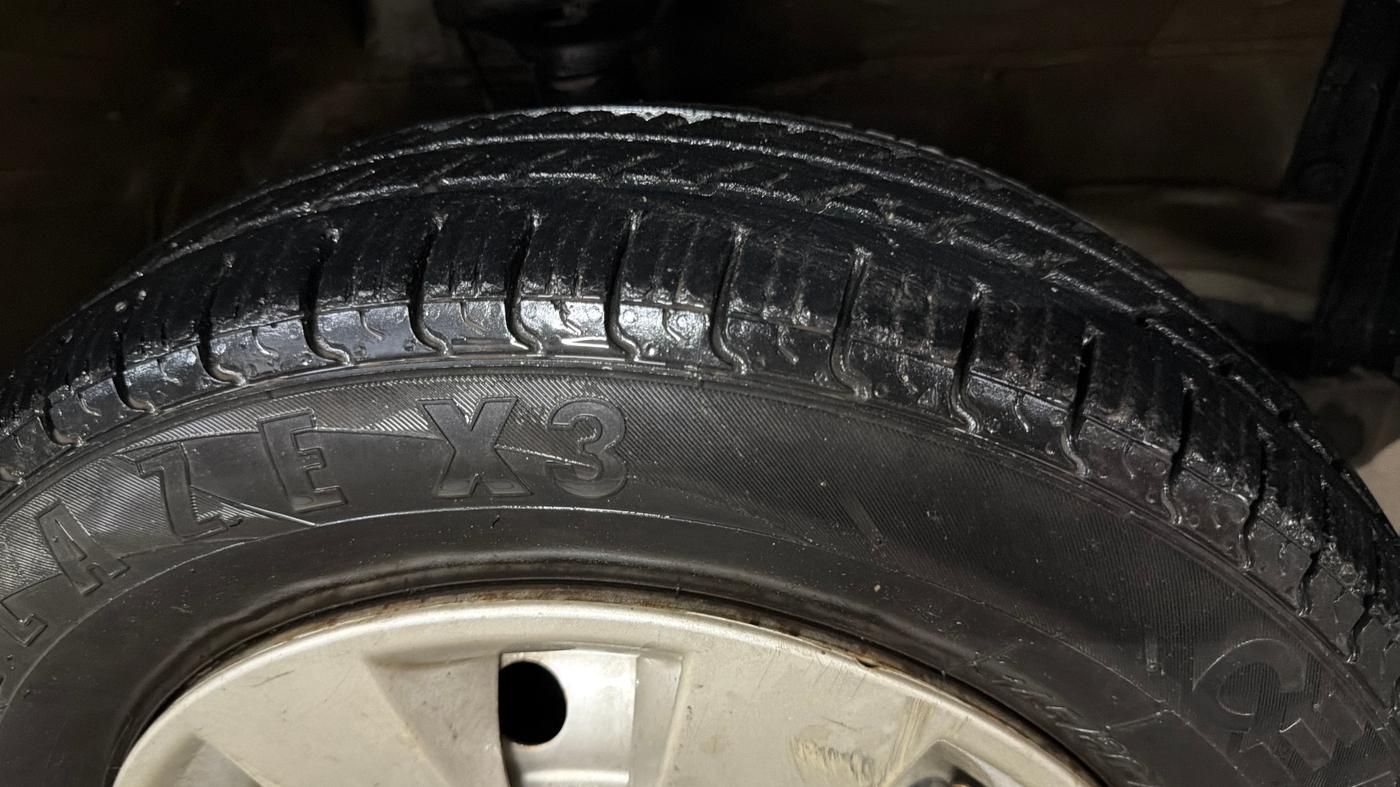 2014 Maruti Wagon R 1.0 LXI CNG, CNG, Manual, 58,380 km, Right Front Tyre Tread