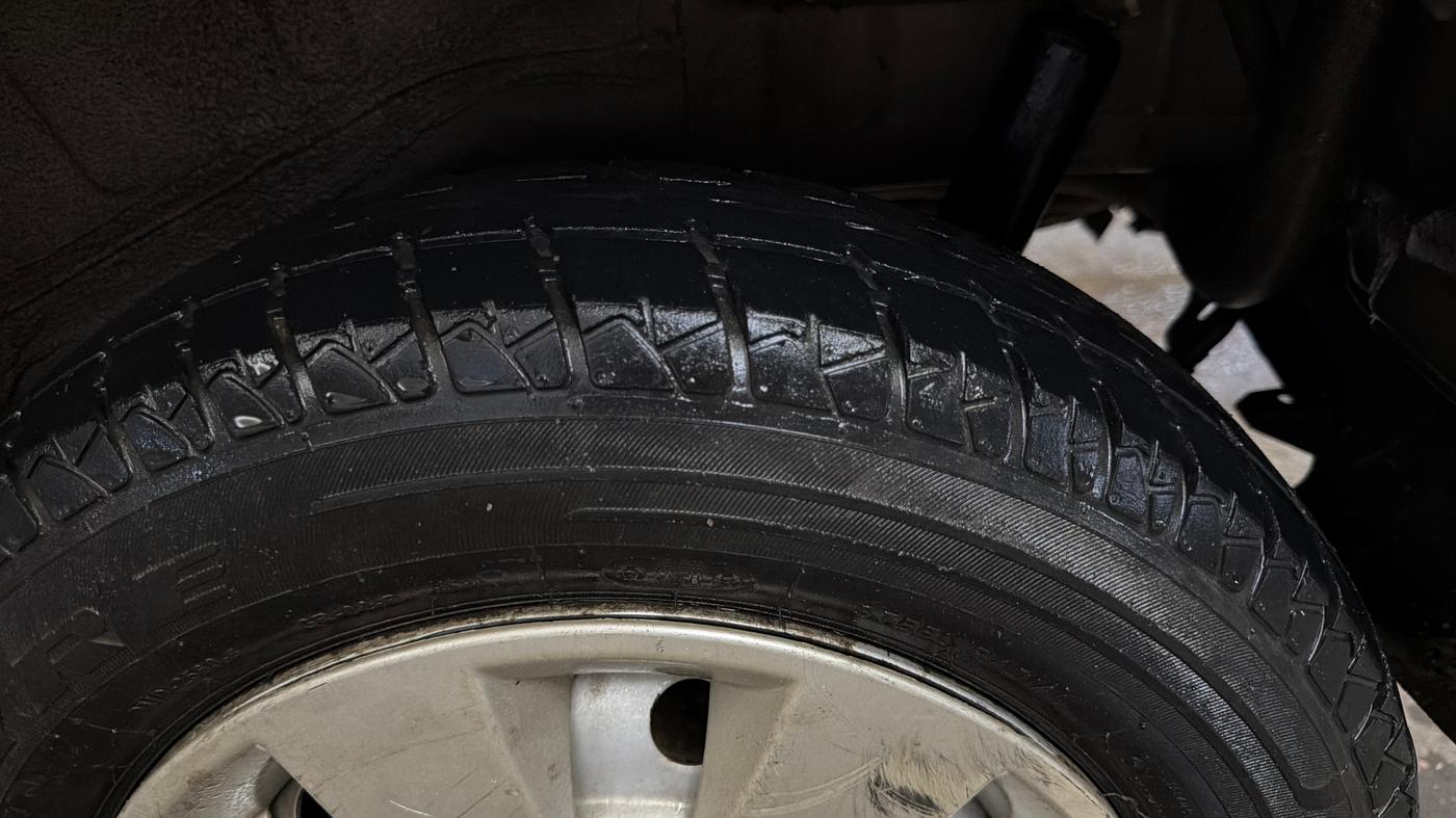 2014 Maruti Wagon R 1.0 LXI CNG, CNG, Manual, 58,380 km, Left Rear Tyre Tread