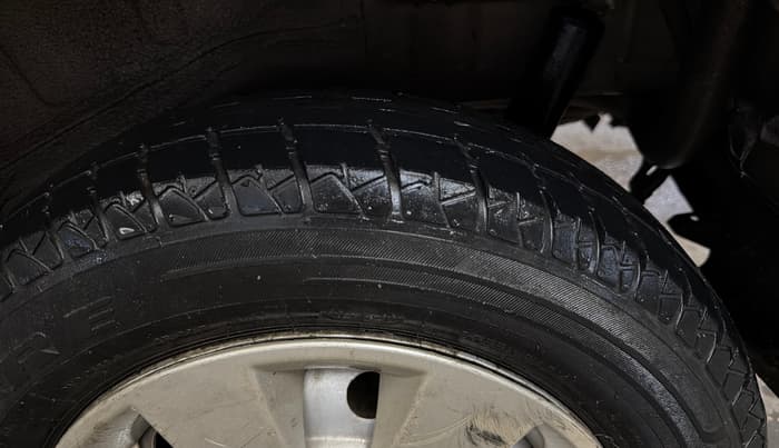 2014 Maruti Wagon R 1.0 LXI CNG, CNG, Manual, 58,380 km, Left Rear Tyre Tread