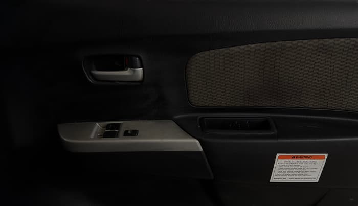 2014 Maruti Wagon R 1.0 LXI CNG, CNG, Manual, 58,380 km, Driver Side Door Panels Control