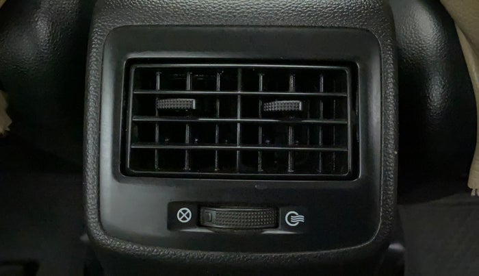 2014 Hyundai Xcent SX AT 1.2 (O), Petrol, Automatic, 99,948 km, Rear AC Vents