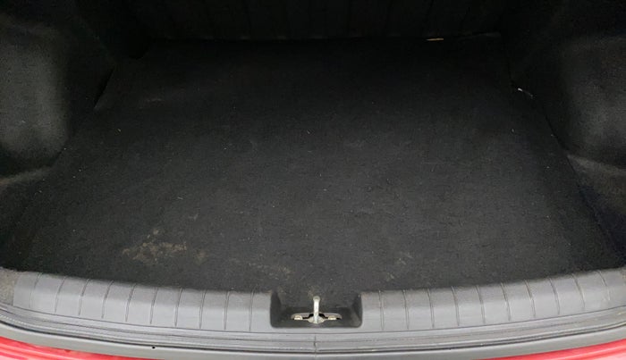 2014 Hyundai Xcent SX AT 1.2 (O), Petrol, Automatic, 99,948 km, Boot Inside