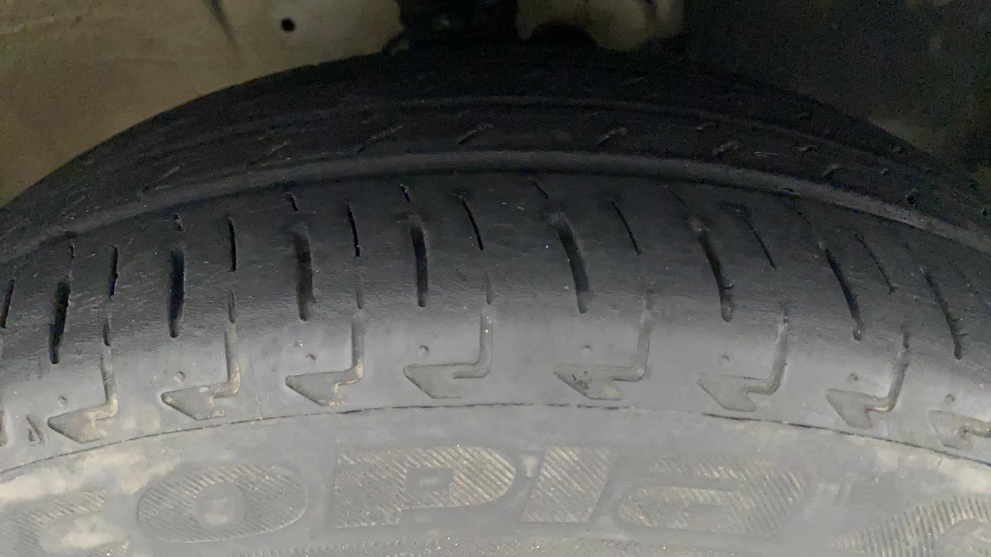 2019 Maruti IGNIS ALPHA 1.2 AMT, Petrol, Automatic, 19,259 km, Right Front Tyre Tread