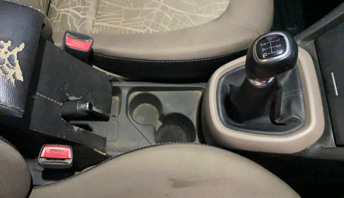 2014 Hyundai Xcent S 1.2, Petrol, Manual, 98,800 km, Gear Lever