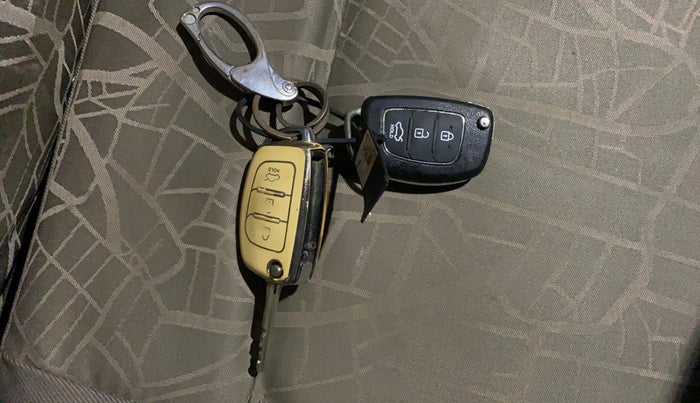 2014 Hyundai Xcent S 1.2, Petrol, Manual, 98,800 km, Key Close Up